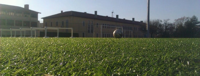 Gazi Üniversitesi Futbol Sahası is one of Adem'in Beğendiği Mekanlar.