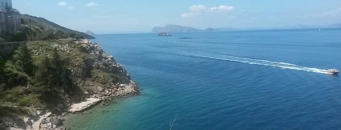 Hydra, Greece is one of สถานที่ที่ Anastasia ถูกใจ.