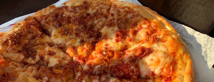Singas Famous Pizza is one of The 11 Best Places for Ricotta Cheese in Forest Hills, Queens.