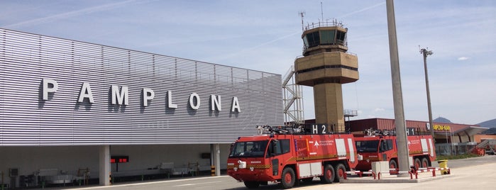 Aeropuerto de Pamplona (PNA) is one of triangolo.