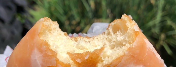Krispy Kreme is one of Lugares favoritos de Vivis.