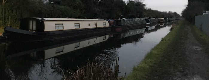 Grand Union Canal (Slough Arm) is one of Boat Places.