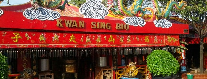 Klenteng Kwan Sing Bio is one of Rest Area and Souvenir Shop (Semarang-Surabaya).