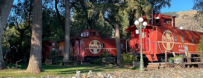 Featherbed Railroad Bed & Breakfast is one of Cat Meowwww..