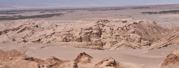 Desierto de Atacama is one of Chile.
