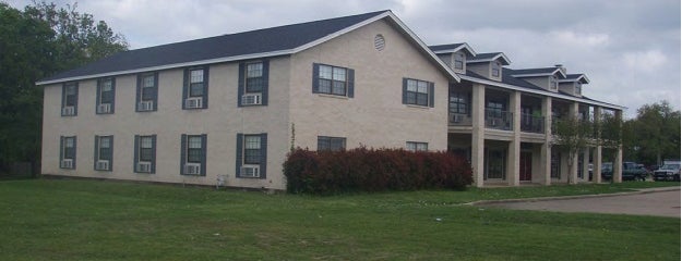 Sigma Nu Fraternity House is one of Lugares guardados de Samantha.
