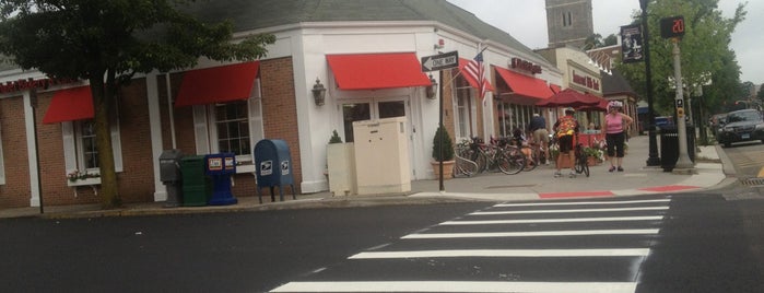 Swiss Chalet Bakery is one of Lieux qui ont plu à Rachel.