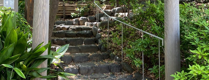 Sarugakuzuka is one of みどりの散歩道　西郷山・目黒川コース.