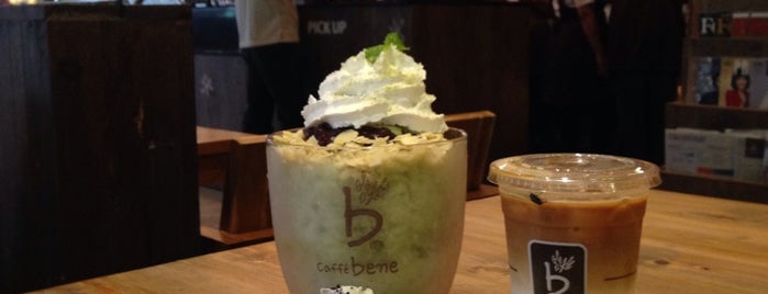 caffè bene is one of Tempat yang Disukai mika.
