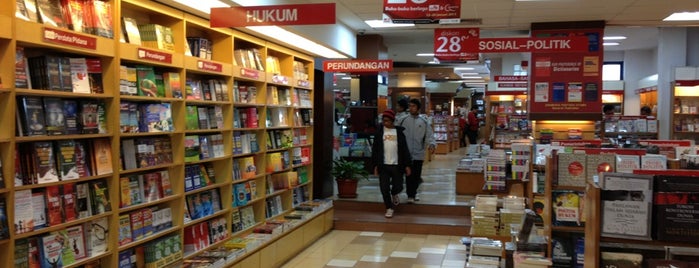 Gramedia is one of Andreさんのお気に入りスポット.