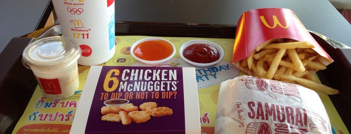 McDonald's is one of Orte, die Mike gefallen.