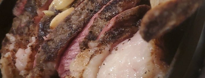 Charlie Palmer Steak is one of Lugares favoritos de B.