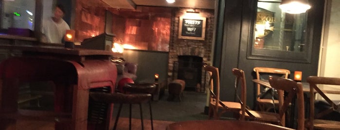 The Albion Public House and Dining Rooms is one of Bristol’s Nomnom Spots.