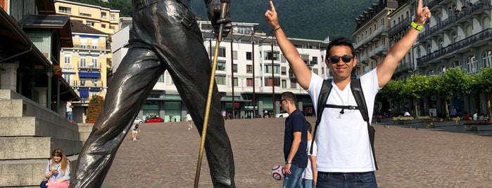 Freddie Mercury Statue is one of Locais curtidos por Alexandre.