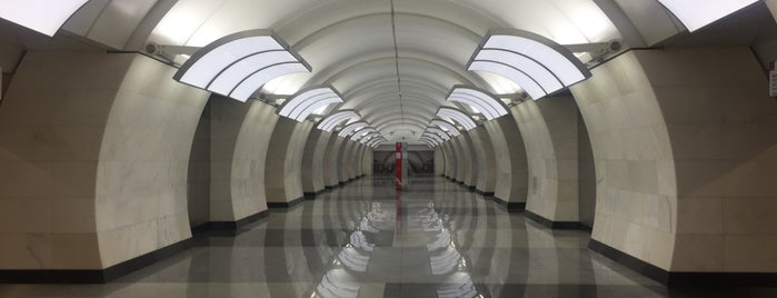 Метро Бутырская is one of Московское метро | Moscow subway.