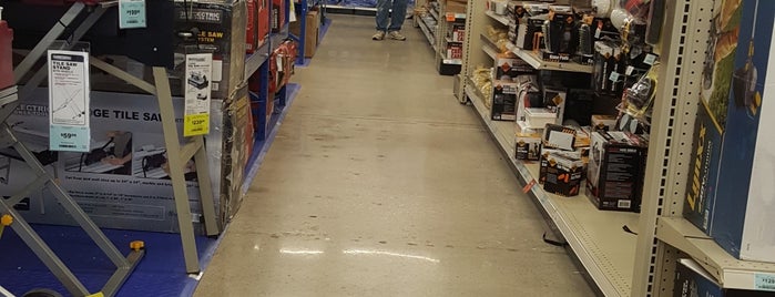 Harbor Freight Tools is one of No Signage.