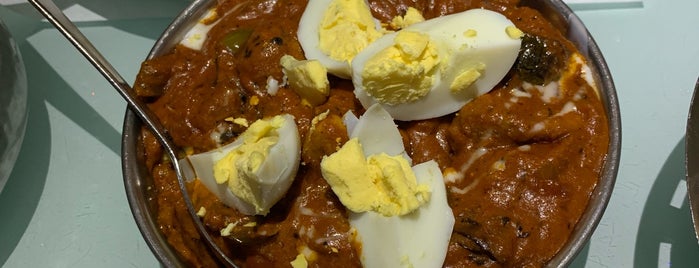 Mahesh Lunch Home is one of Mumbai Food.