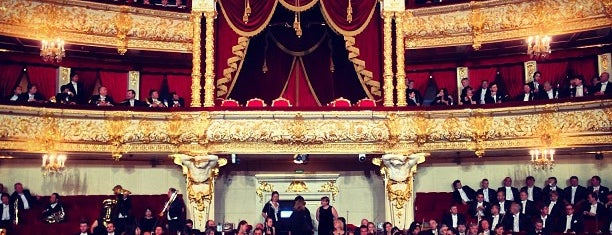 Bolshoi Theatre is one of Moskova Gezilecek Yerler.