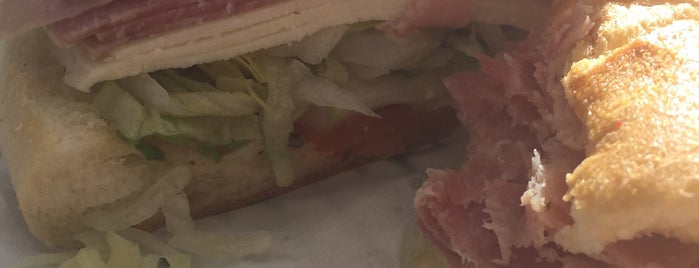 Old Fashioned Italian Deli is one of Swenさんのお気に入りスポット.