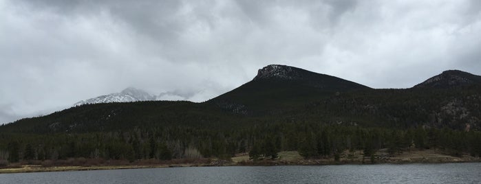 Longs Peak is one of Orte, die J gefallen.