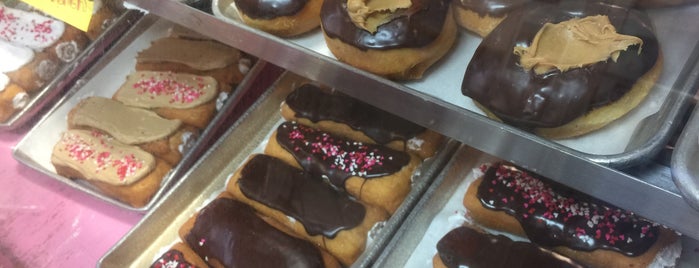 Buckeye Donuts is one of OSU Bucket List.