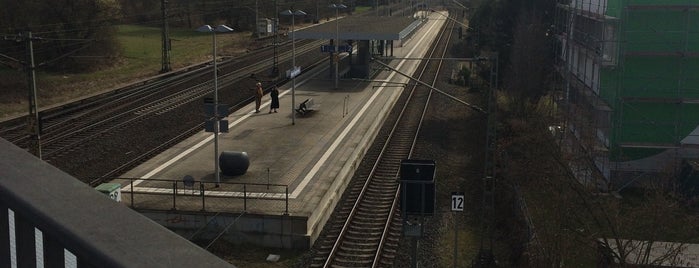 S Langen-Flugsicherung is one of Bahnhöfe.