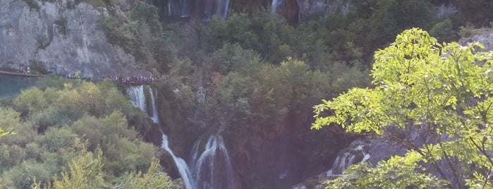 Parc National des lacs de Plitvice is one of Zadar.
