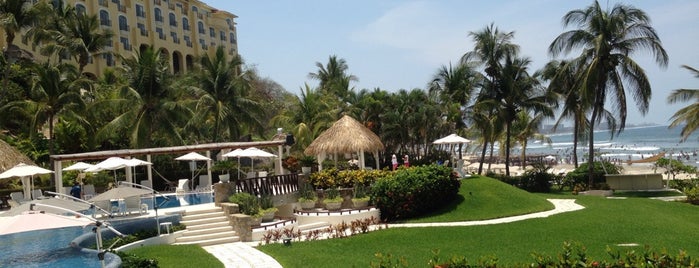 Club de Playa Real Diamante is one of Locais curtidos por Jaime.