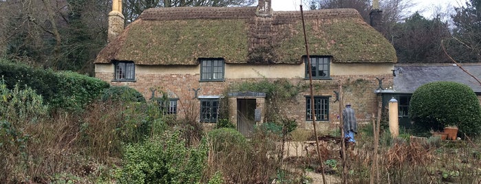 Thomas Hardy Cottage is one of Tempat yang Disukai Carl.