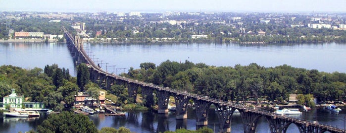 Мерефо-Херсонский мост is one of с машиной.