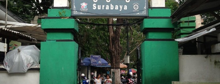 Makam Sunan Bungkul is one of Makam Keramat Surabaya.
