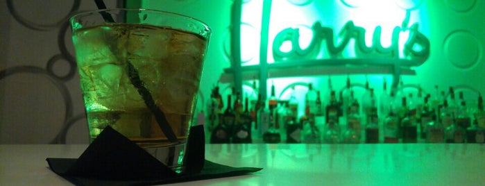 Harry's Bar is one of Lugares favoritos de Stefan.