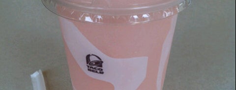 Taco Bell is one of Lieux qui ont plu à Lesley.