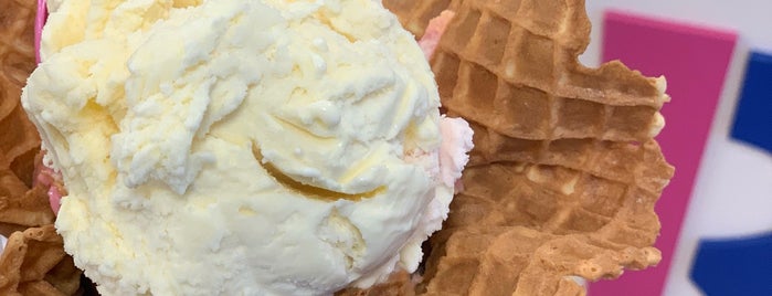 Baskin-Robbins is one of The 11 Best Places for Cream Cheese Frosting in Charleston.