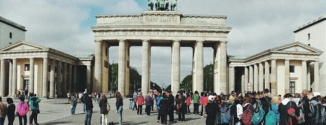브란덴부르크 문 is one of Берлин.