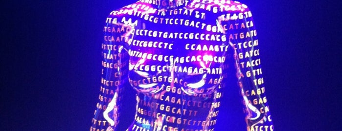 Genome: Unlocking Life's Code is one of Kimmie'nin Kaydettiği Mekanlar.