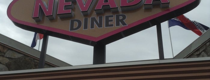 Nevada Diner is one of สถานที่ที่ Gill ถูกใจ.