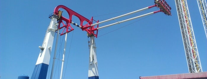 Xtreme Swing is one of valleyfair.