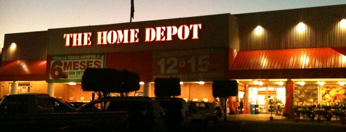 The Home Depot is one of Orte, die Lili gefallen.