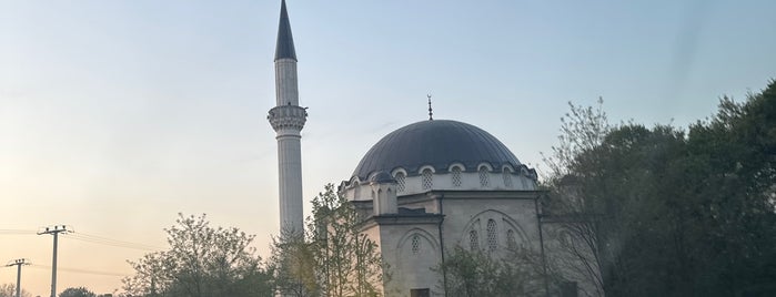 Kuzuluk Kaplica Camii is one of Tarihi Eserler & Camiler.