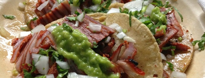 Tacos "El Compa" is one of Locais curtidos por Kika.