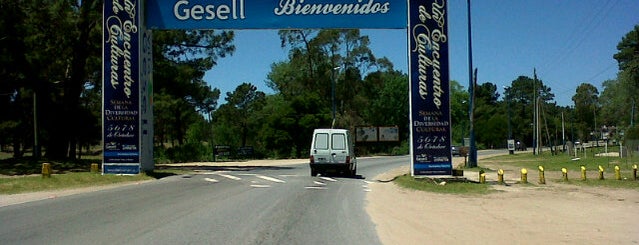 Villa Gesell is one of Locais curtidos por Juan.