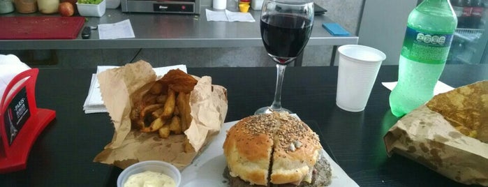 París Burger is one of Burgers are the new black.
