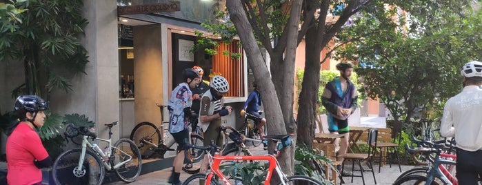 Distrito Fijo Club de Ciclismo is one of Café / Té & Pan.