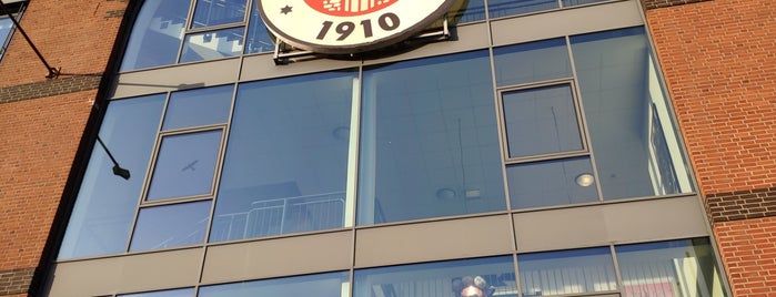 FC St. Pauli Vereinsheim is one of สถานที่ที่บันทึกไว้ของ Gerda.