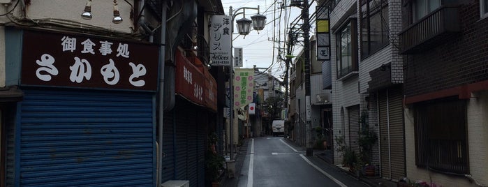 経堂西通り商店会 is one of 世田谷区.