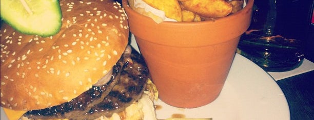 Schraders is one of Berlins Best Burger.