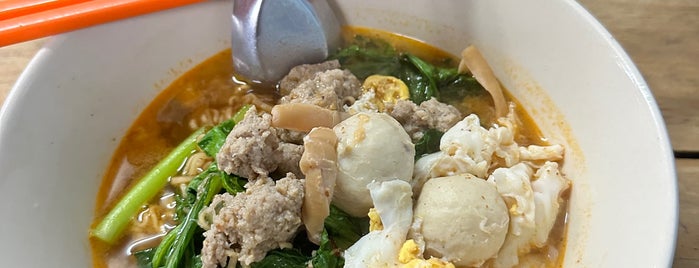 มาม่าฟ้าธานี is one of Chiang mai foodies.