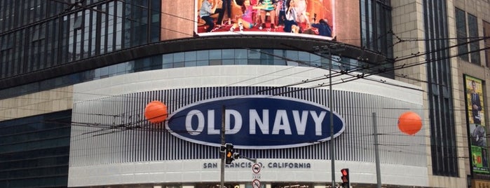 Old Navy is one of Nさんのお気に入りスポット.