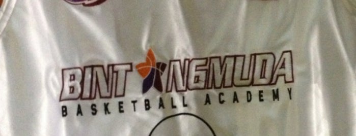 Bintang Muda Basketball Academy is one of Locais salvos de Tianpao.